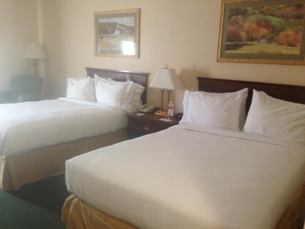 Holiday Inn Express Mount Pleasant- Scottdale, An Ihg Hotel חדר תמונה