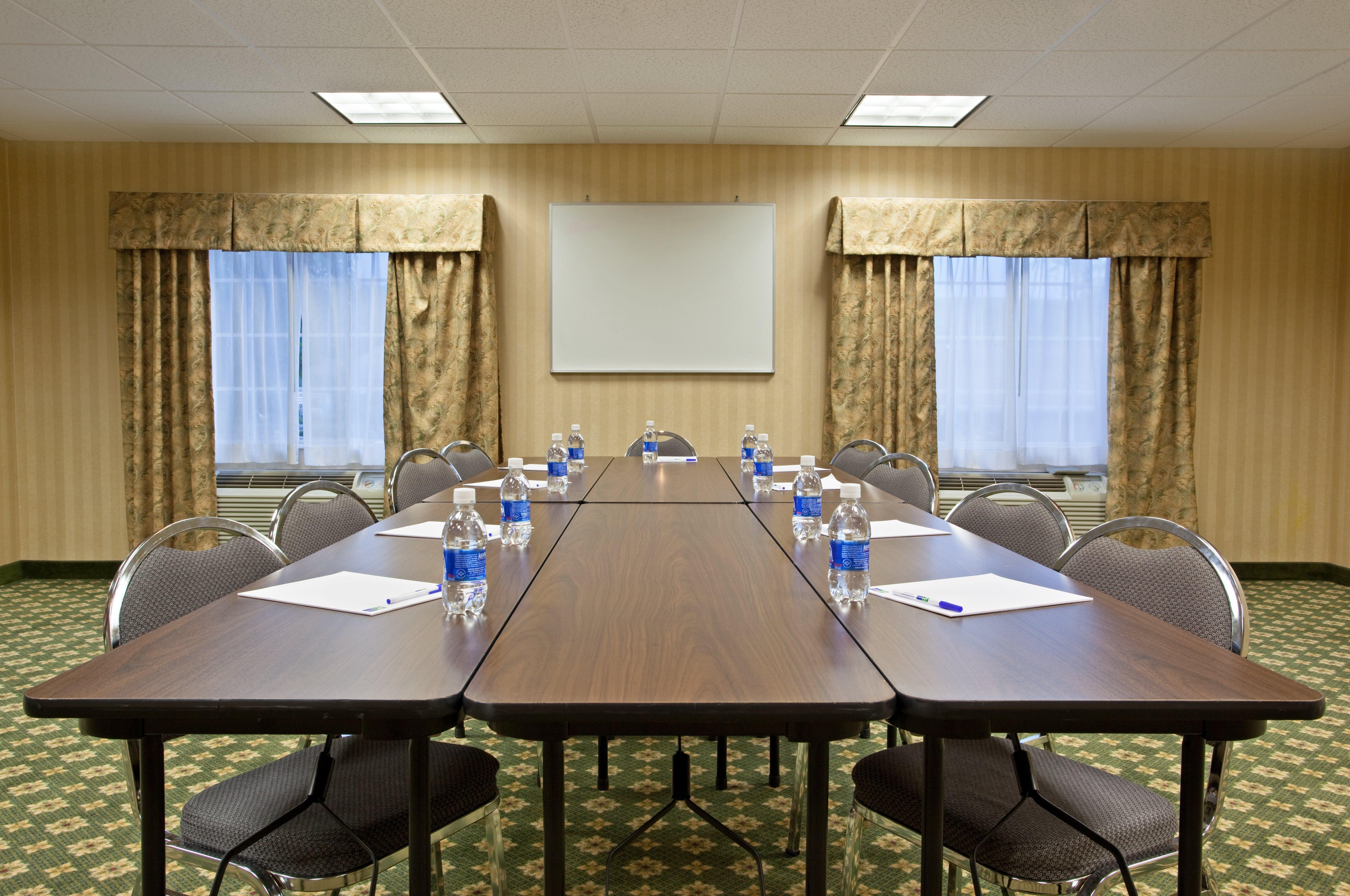 Holiday Inn Express Mount Pleasant- Scottdale By Ihg מראה חיצוני תמונה