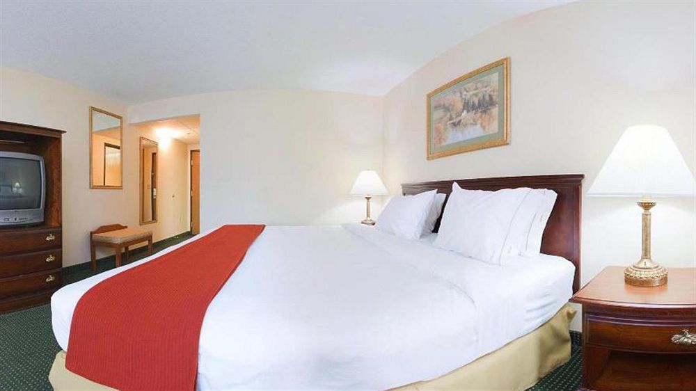 Holiday Inn Express Mount Pleasant- Scottdale By Ihg מראה חיצוני תמונה