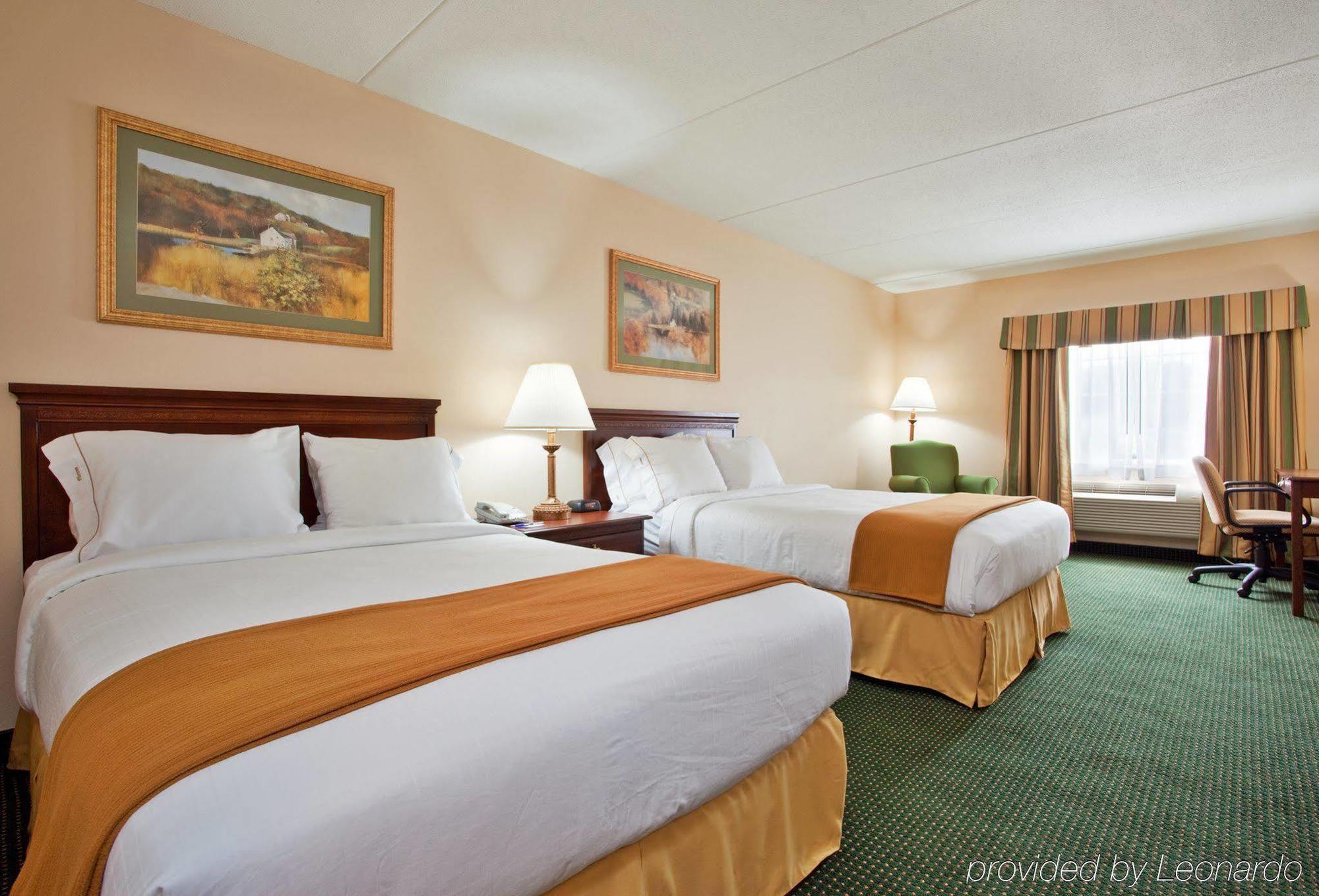 Holiday Inn Express Mount Pleasant- Scottdale, An Ihg Hotel מראה חיצוני תמונה