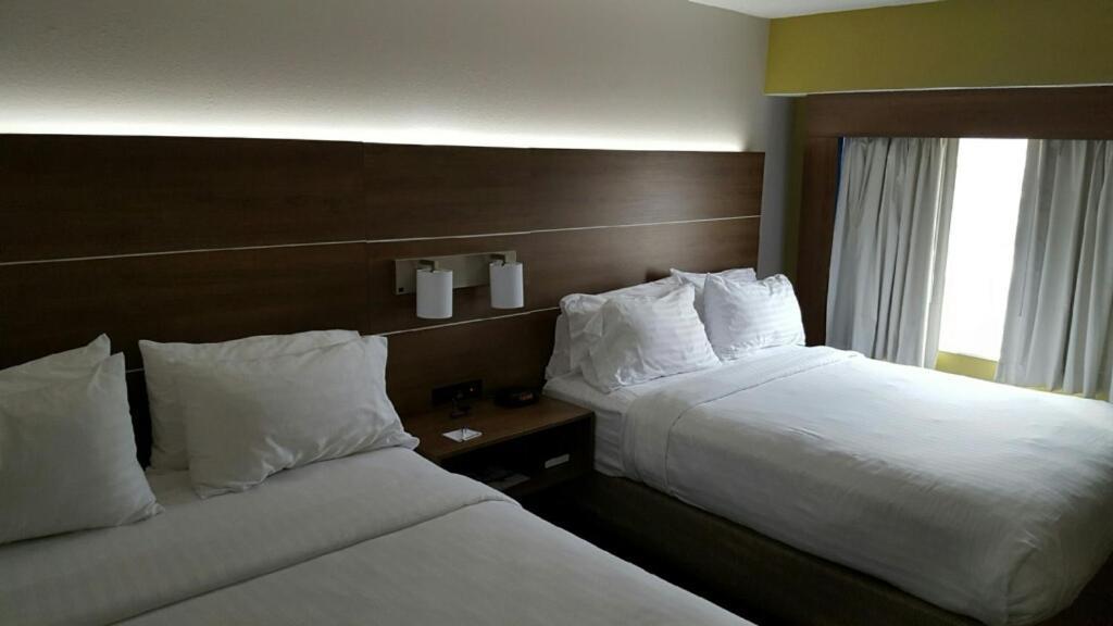 Holiday Inn Express Mount Pleasant- Scottdale By Ihg מראה חיצוני תמונה